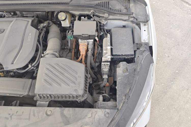 Used Geely Auto Emgrand L HiP 2024 Champion Edition 1.5TD-DHT Pro 100KM Superior Model Engine Bay Left