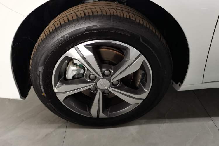 Used Geely Auto Emgrand L HiP 2024 Champion Edition 1.5TD-DHT Pro 100KM Superior Model Exterior 4