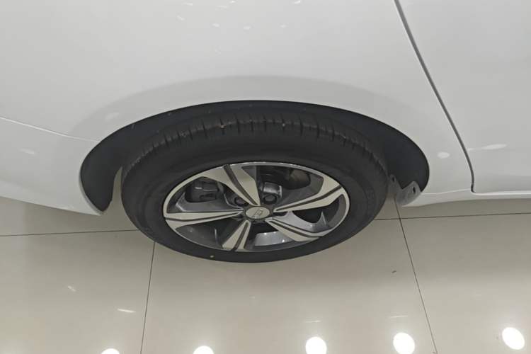 Used Geely Auto Emgrand L HiP 2024 Longteng Edition 1.5TD-DHT Pro 100KM Superior Model Exterior 5
