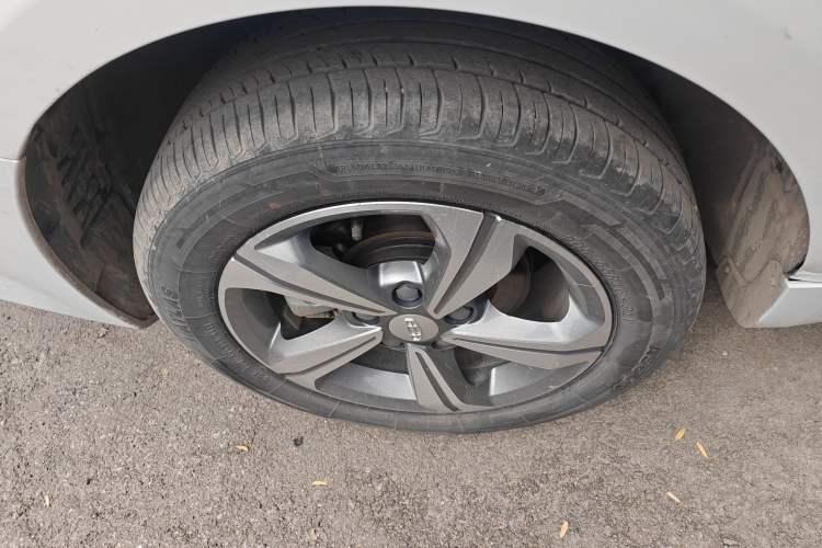 Used Geely Auto Emgrand L HiP 2024 Champion Edition 1.5TD-DHT Pro 100KM Superior Model Exterior 5