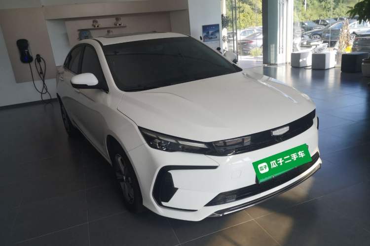 Used Geely Auto Emgrand L HiP 2024 Champion Edition 1.5TD-DHT Pro 100KM Superior Model Front Right 45 Deg
