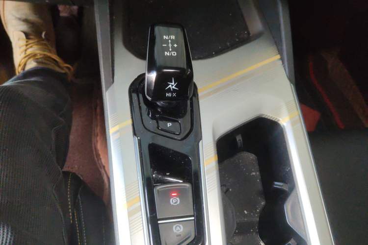 Used Geely Auto Emgrand L HiP 2024 Longteng Edition 1.5TD-DHT Pro 100KM Superior Model Gear Lever