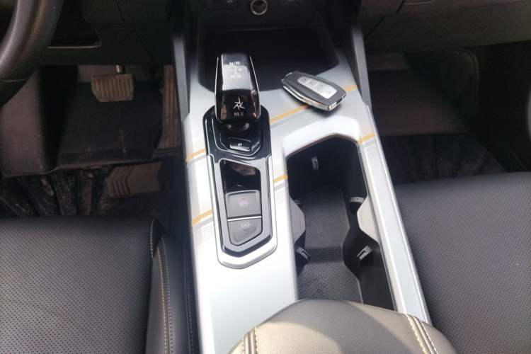 Used Geely Auto Emgrand L HiP 2024 Champion Edition 1.5TD-DHT Pro 100KM Superior Model Gear Lever