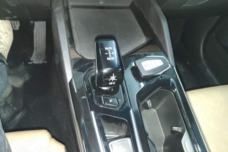 Used Geely Auto Emgrand L HiP 2024 Champion Edition 1.5TD-DHT Pro 100KM Excellence Model Gear Lever