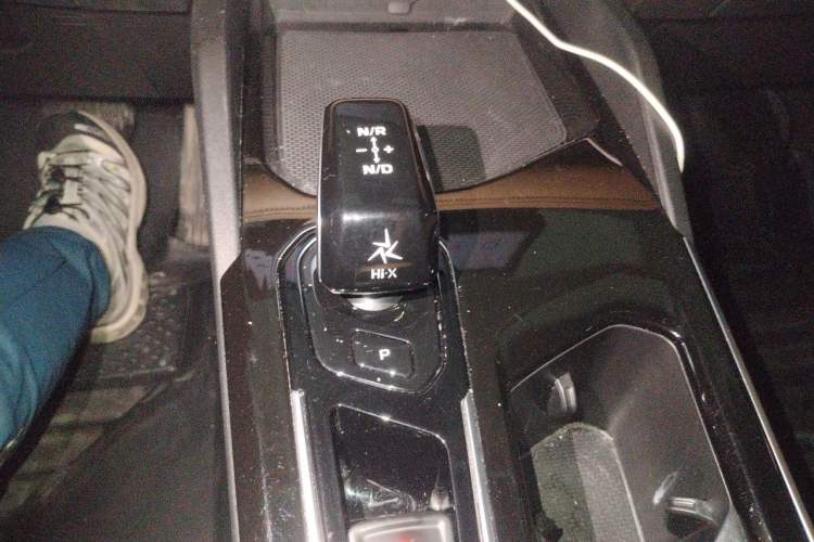 Used Geely Auto Emgrand L HiP 2024 Longteng Edition 1.5TD-DHT Pro 100KM Excellence Model Gear Lever