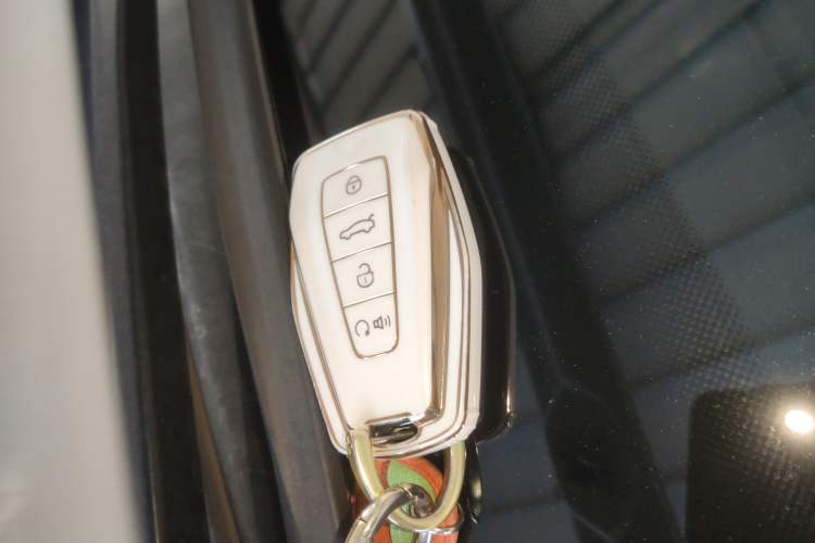 Used Geely Auto Emgrand L HiP 2024 Longteng Edition 1.5TD-DHT Pro 100KM Superior Model Interior 1