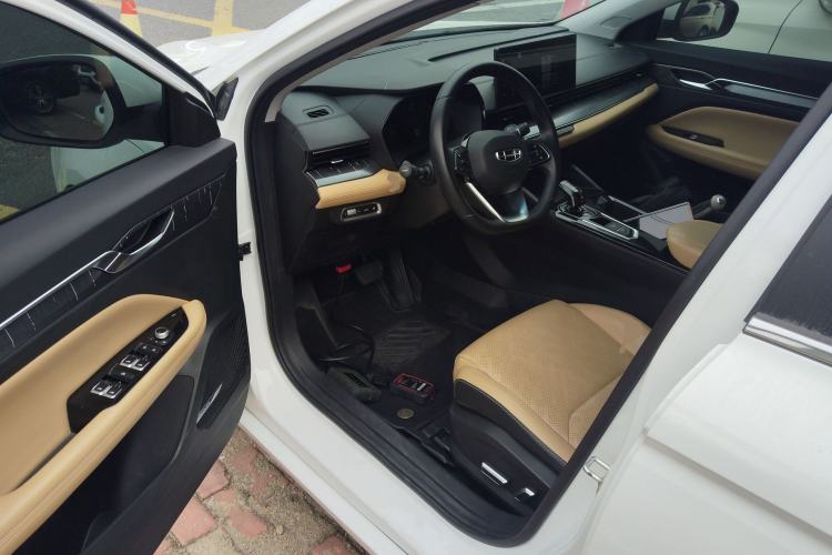Used Geely Auto Emgrand L HiP 2024 Champion Edition 1.5TD-DHT Pro 100KM Excellence Model Interior 3