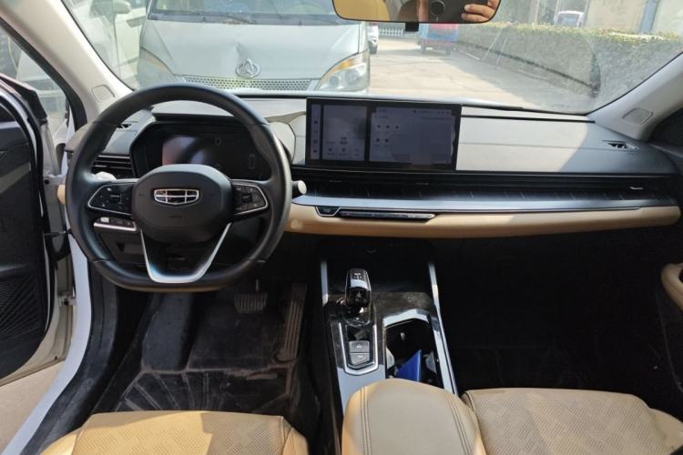 Used Geely Auto Emgrand L HiP 2024 Champion Edition 1.5TD-DHT Pro 100KM Excellence Model Interior 4