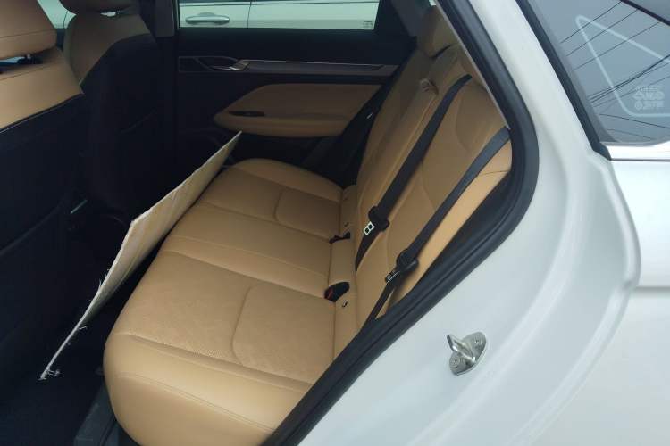 Used Geely Auto Emgrand L HiP 2024 Champion Edition 1.5TD-DHT Pro 100KM Excellence Model Interior 4