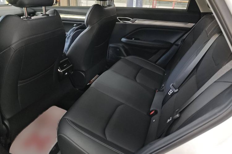 Used Geely Auto Emgrand L HiP 2024 Longteng Edition 1.5TD-DHT Pro 100KM Superior Model Interior 4