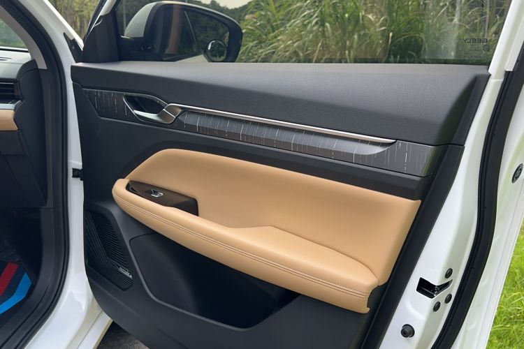 Used Geely Auto Emgrand L HiP 2024 Champion Edition 1.5TD-DHT Pro 100KM Excellence Model Interior 9