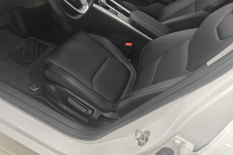 Used Geely Auto Emgrand L HiP 2024 Longteng Edition 1.5TD-DHT Pro 100KM Superior Model Left Front Seat