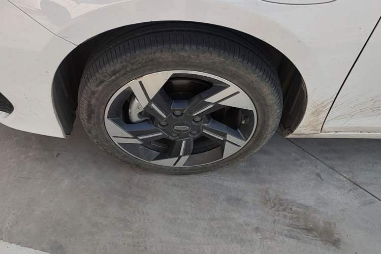 Used Geely Auto Emgrand L HiP 2024 Champion Edition 1.5TD-DHT Pro 100KM Excellence Model Left Front Wheel Hub