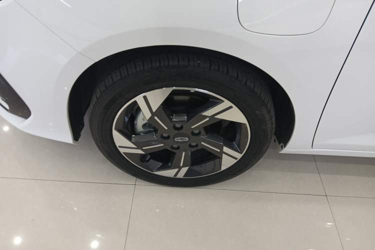 Used Geely Auto Emgrand L HiP 2024 Champion Edition 1.5TD-DHT Pro 100KM Excellence Model Left Front Wheel Hub