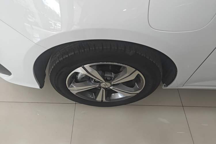 Used Geely Auto Emgrand L HiP 2024 Longteng Edition 1.5TD-DHT Pro 100KM Superior Model Left Front Wheel Hub
