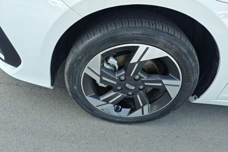Used Geely Auto Emgrand L HiP 2024 Champion Edition 1.5TD-DHT Pro 100KM Excellence Model Left Front Wheel Hub