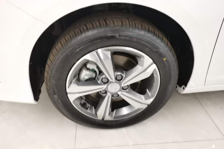 Used Geely Auto Emgrand L HiP 2024 Champion Edition 1.5TD-DHT Pro 100KM Superior Model Left Front Wheel Hub