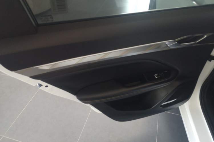 Used Geely Auto Emgrand L HiP 2024 Champion Edition 1.5TD-DHT Pro 100KM Superior Model Left Rear Door Interior