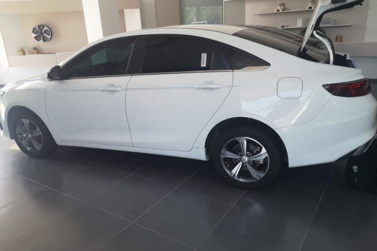 Used Geely Auto Emgrand L HiP 2024 Champion Edition 1.5TD-DHT Pro 100KM Superior Model Left Side