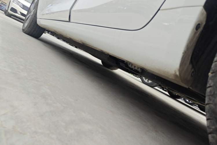 Used Geely Auto Emgrand L HiP 2024 Longteng Edition 1.5TD-DHT Pro 100KM Superior Model Left Side Sill