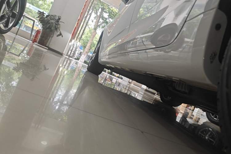 Used Geely Auto Emgrand L HiP 2024 Longteng Edition 1.5TD-DHT Pro 100KM Superior Model Left Side Sill