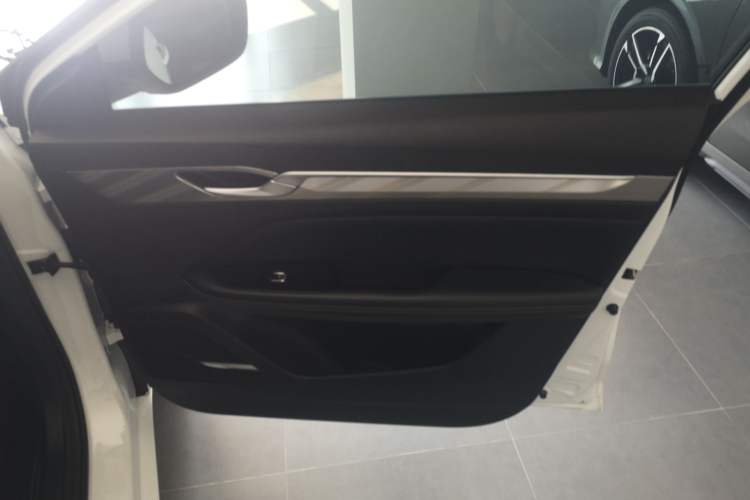 Used Geely Auto Emgrand L HiP 2024 Champion Edition 1.5TD-DHT Pro 100KM Superior Model Right Front Door Interior