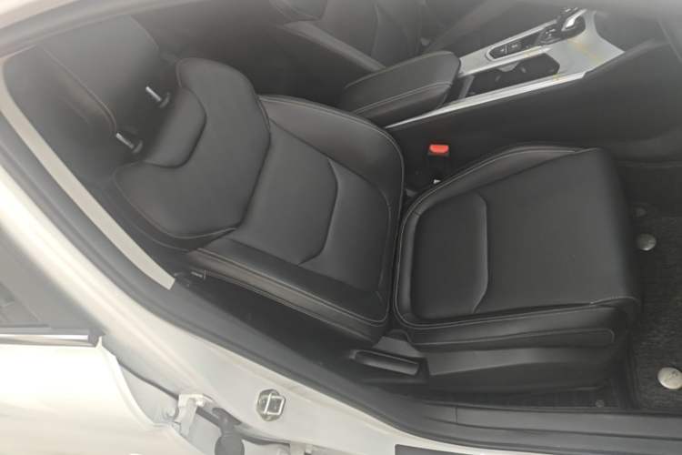 Used Geely Auto Emgrand L HiP 2024 Longteng Edition 1.5TD-DHT Pro 100KM Superior Model Right Front Seat