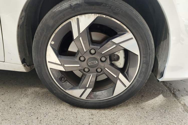 Used Geely Auto Emgrand L HiP 2024 Champion Edition 1.5TD-DHT Pro 100KM Excellence Model Right Front Wheel Hub