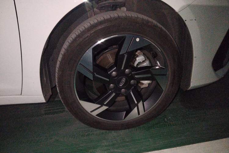 Used Geely Auto Emgrand L HiP 2024 Longteng Edition 1.5TD-DHT Pro 100KM Excellence Model Right Front Wheel Hub