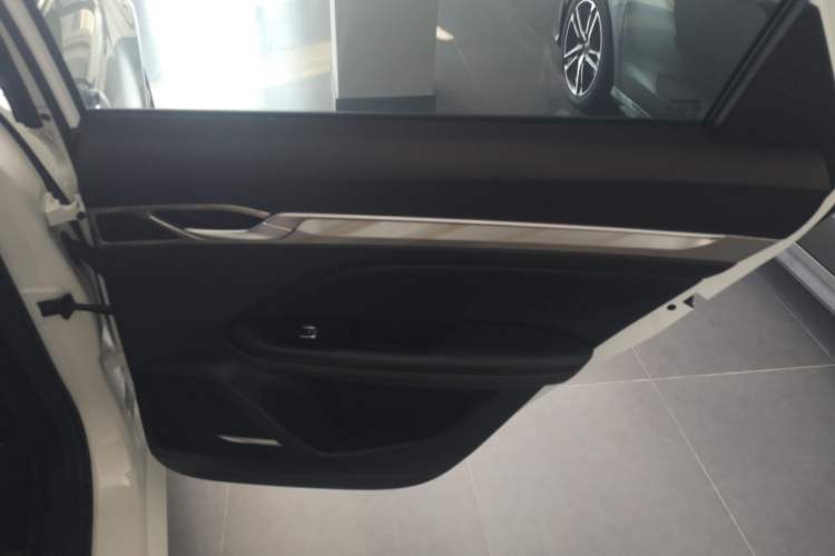 Used Geely Auto Emgrand L HiP 2024 Champion Edition 1.5TD-DHT Pro 100KM Superior Model Right Rear Door Interior