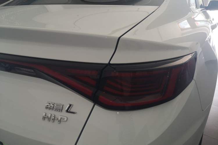 Used Geely Auto Emgrand L HiP 2024 Champion Edition 1.5TD-DHT Pro 100KM Superior Model Right Rear Taillight