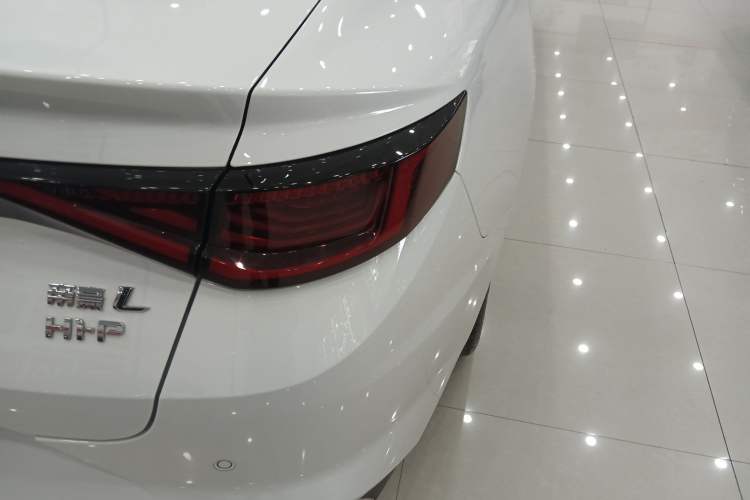 Used Geely Auto Emgrand L HiP 2024 Champion Edition 1.5TD-DHT Pro 100KM Excellence Model Right Rear Taillight
