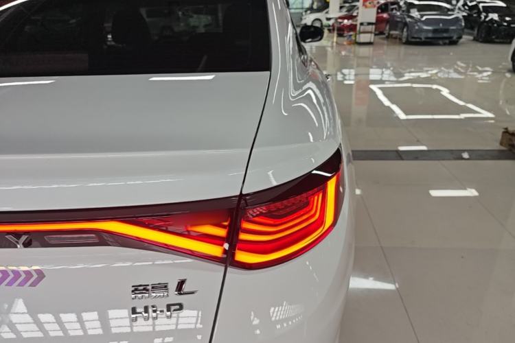 Used Geely Auto Emgrand L HiP 2024 Champion Edition 1.5TD-DHT Pro 100KM Superior Model Right Rear Taillight