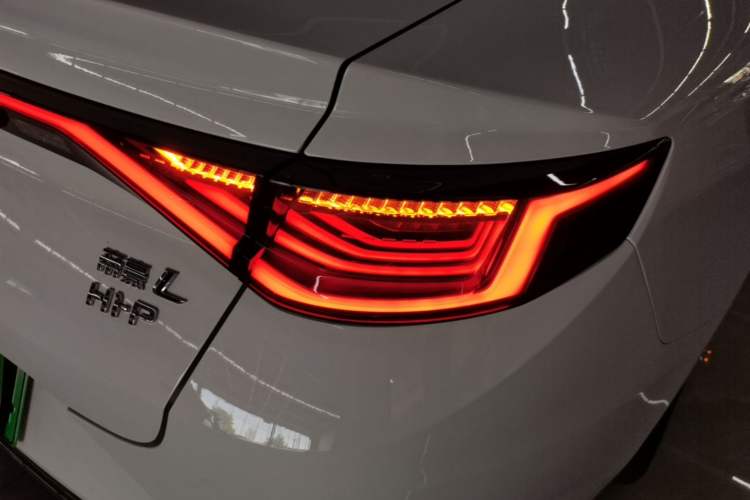 Used Geely Auto Emgrand L HiP 2024 Champion Edition 1.5TD-DHT Pro 100KM Superior Model Right Rear Taillight