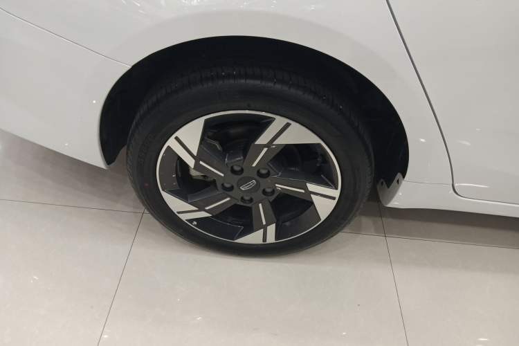 Used Geely Auto Emgrand L HiP 2024 Champion Edition 1.5TD-DHT Pro 100KM Excellence Model Right Rear Wheel Hub