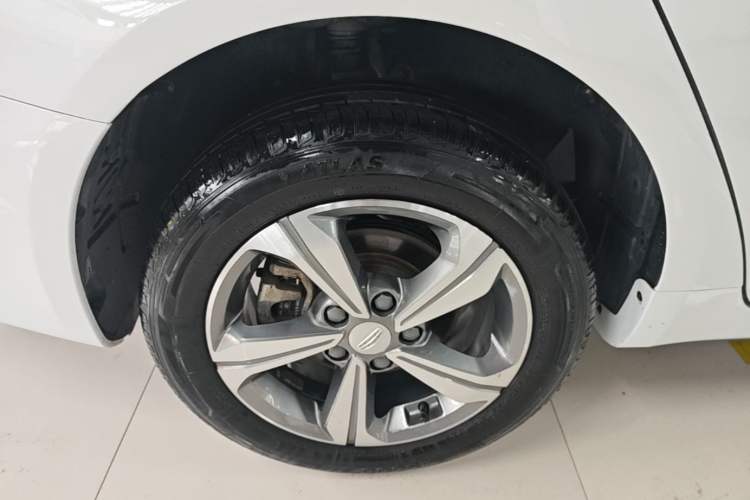 Used Geely Auto Emgrand L HiP 2024 Champion Edition 1.5TD-DHT Pro 100KM Superior Model Right Rear Wheel Hub