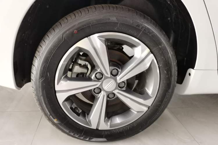 Used Geely Auto Emgrand L HiP 2024 Champion Edition 1.5TD-DHT Pro 100KM Superior Model Right Rear Wheel Hub