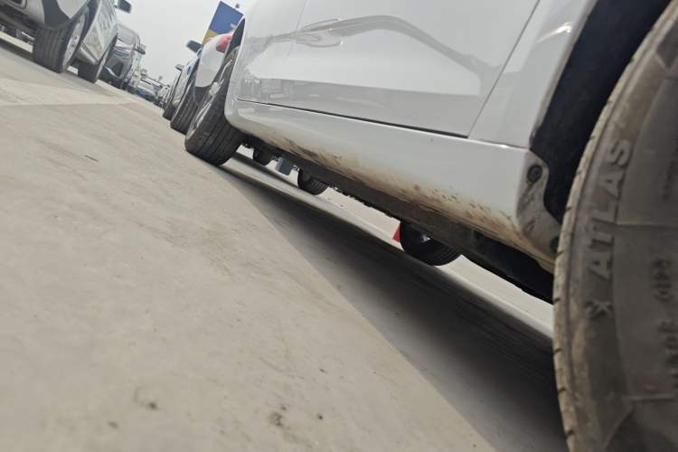 Used Geely Auto Emgrand L HiP 2024 Longteng Edition 1.5TD-DHT Pro 100KM Superior Model Right Side Sill