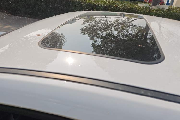 Used Geely Auto Emgrand L HiP 2024 Champion Edition 1.5TD-DHT Pro 100KM Excellence Model Roof