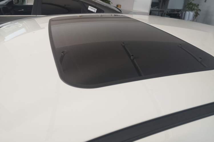 Used Geely Auto Emgrand L HiP 2024 Champion Edition 1.5TD-DHT Pro 100KM Superior Model Roof