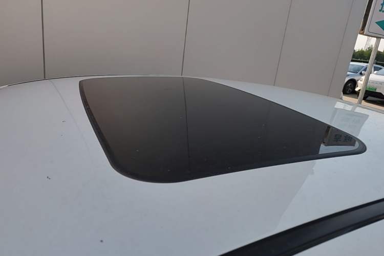 Used Geely Auto Emgrand L HiP 2024 Champion Edition 1.5TD-DHT Pro 100KM Excellence Model Roof