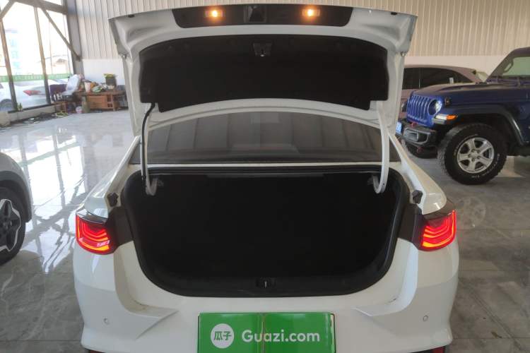 Used Geely Auto Emgrand L HiP 2024 Longteng Edition 1.5TD-DHT Pro 100KM Superior Model Trunk