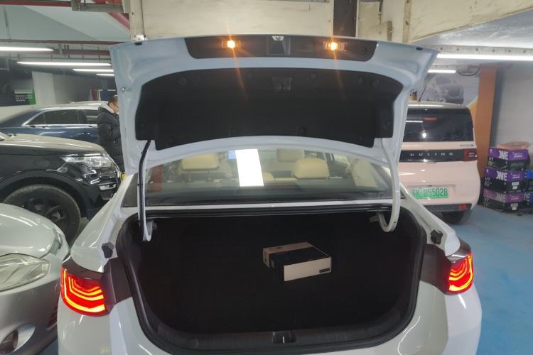 Used Geely Auto Emgrand L HiP 2024 Champion Edition 1.5TD-DHT Pro 100KM Excellence Model Trunk