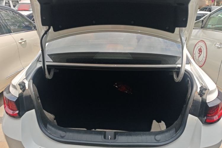 Used Geely Auto Emgrand L HiP 2024 Longteng Edition 1.5TD-DHT Pro 100KM Excellence Model Trunk