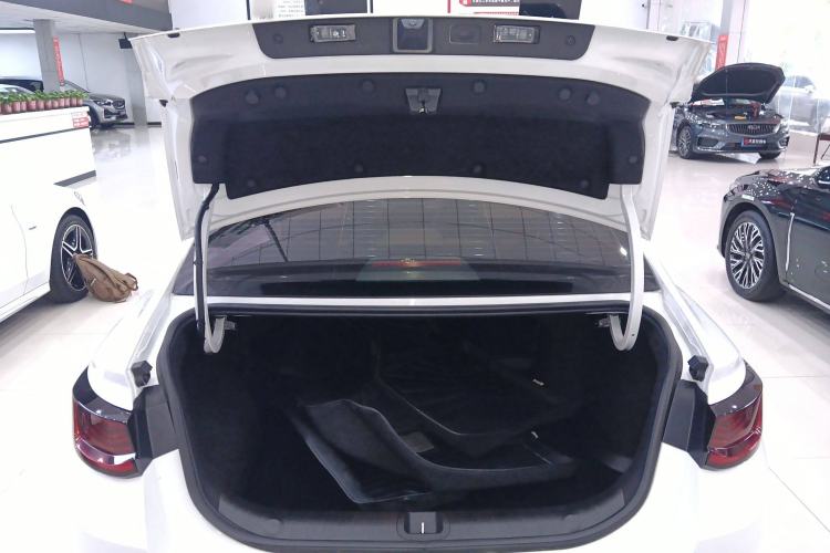 Used Geely Auto Emgrand L HiP 2024 Champion Edition 1.5TD-DHT Pro 100KM Excellence Model Trunk