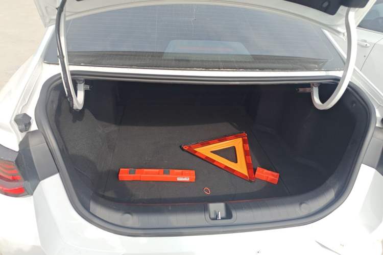 Used Geely Auto Emgrand L HiP 2024 Longteng Edition 1.5TD-DHT Pro 100KM Superior Model Trunk