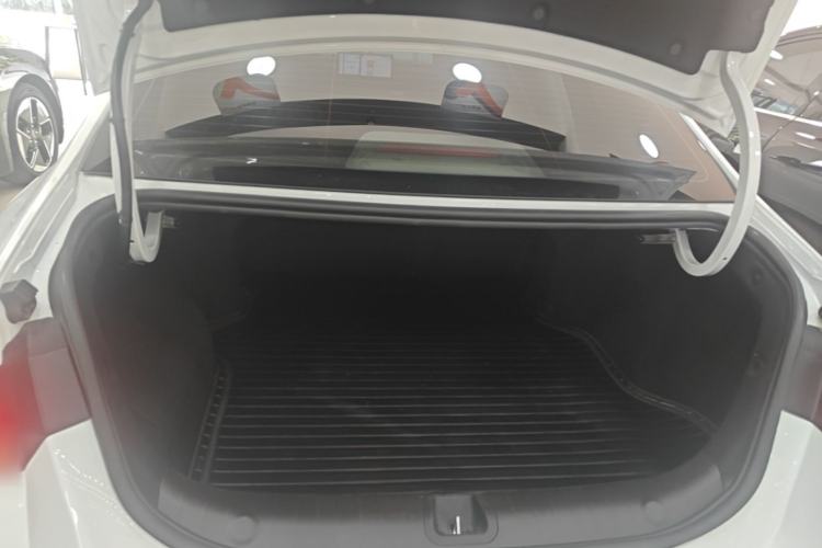 Used Geely Auto Emgrand L HiP 2024 Longteng Edition 1.5TD-DHT Pro 100KM Superior Model Trunk