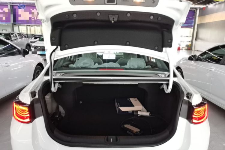 Used Geely Auto Emgrand L HiP 2024 Champion Edition 1.5TD-DHT Pro 100KM Superior Model Trunk