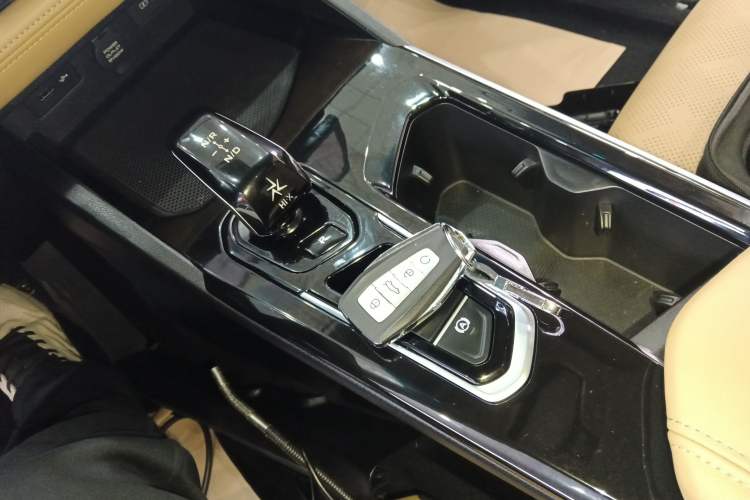 Used Geely Auto Emgrand L HiP 2024 Champion Edition 1.5TD-DHT Pro 100KM Excellence Model Vehicle Key