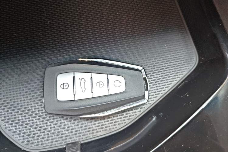 Used Geely Auto Emgrand L HiP 2024 Champion Edition 1.5TD-DHT Pro 100KM Excellence Model Vehicle Key